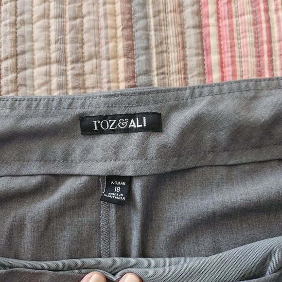 Five Pairs of Roz and Ali Pants Size 18.   Buy one or buy all. Price is per pair - Picture 8 of 16